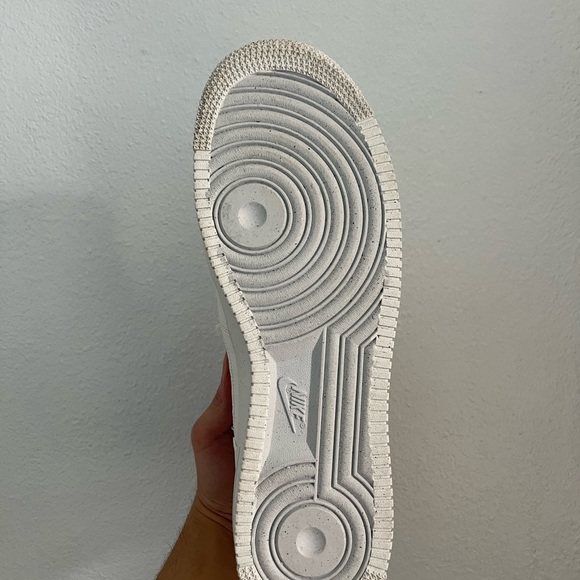 MINT CONDITION Men’s Nike Air Force 1 '07 LV8 Sun Club White Sneakers Size 12 - Picture 11 of 12